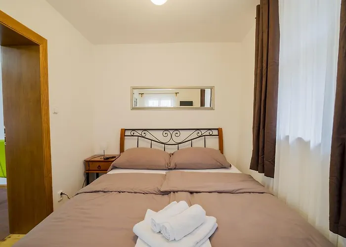 Appartement Ztracena 8 *